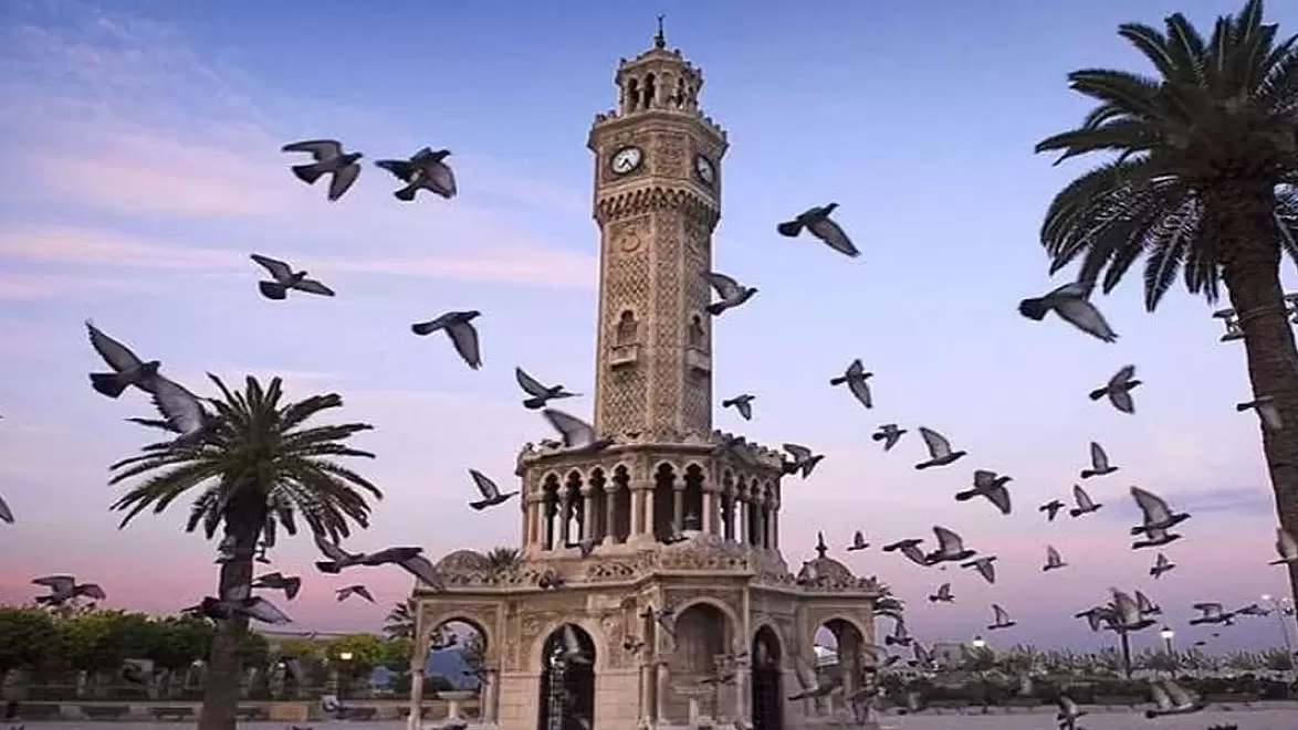 İzmir'de Kütüphaneler Haftası Kutlamaları: Zengin İçerikli Etkinliklerle Dolu Bir Program Sunuluyor