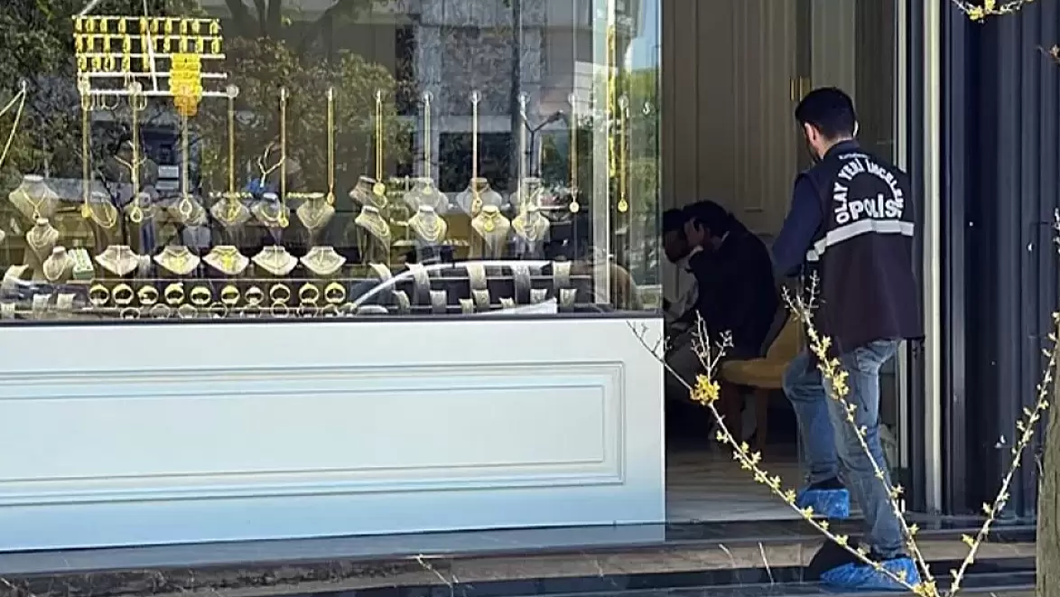 Kuyumcuyu soymaya çalışırken yakalandılar: Hızla tutuklandılar!