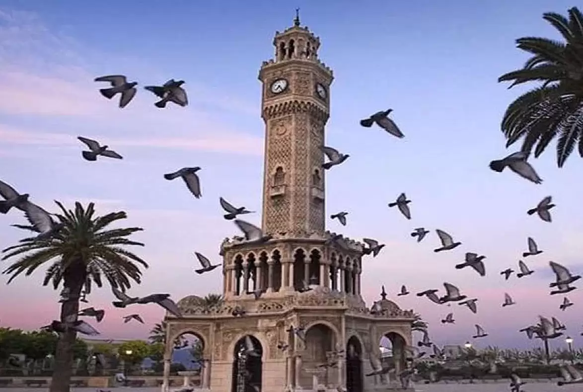 İzmir'de Kütüphaneler Haftası Kutlamaları: Zengin İçerikli Etkinliklerle Dolu Bir Program Sunuluyor