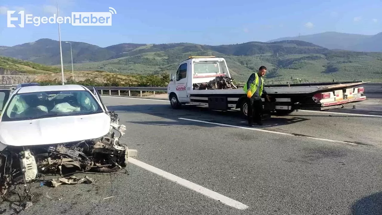 Otomobil paramparça oldu sürücü ve eşi yaralandı