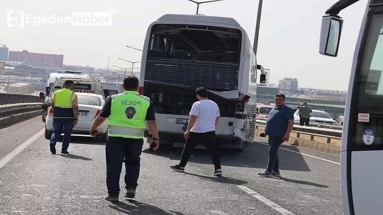 Manisa Turgutlu'da işçi servisleri kazası 35 kişi yaralandı