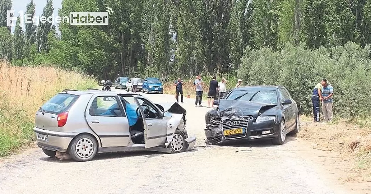 Manisa'dan bir çift, bayrama ulaşamadan trafik kazasında yaşamını yitirdi