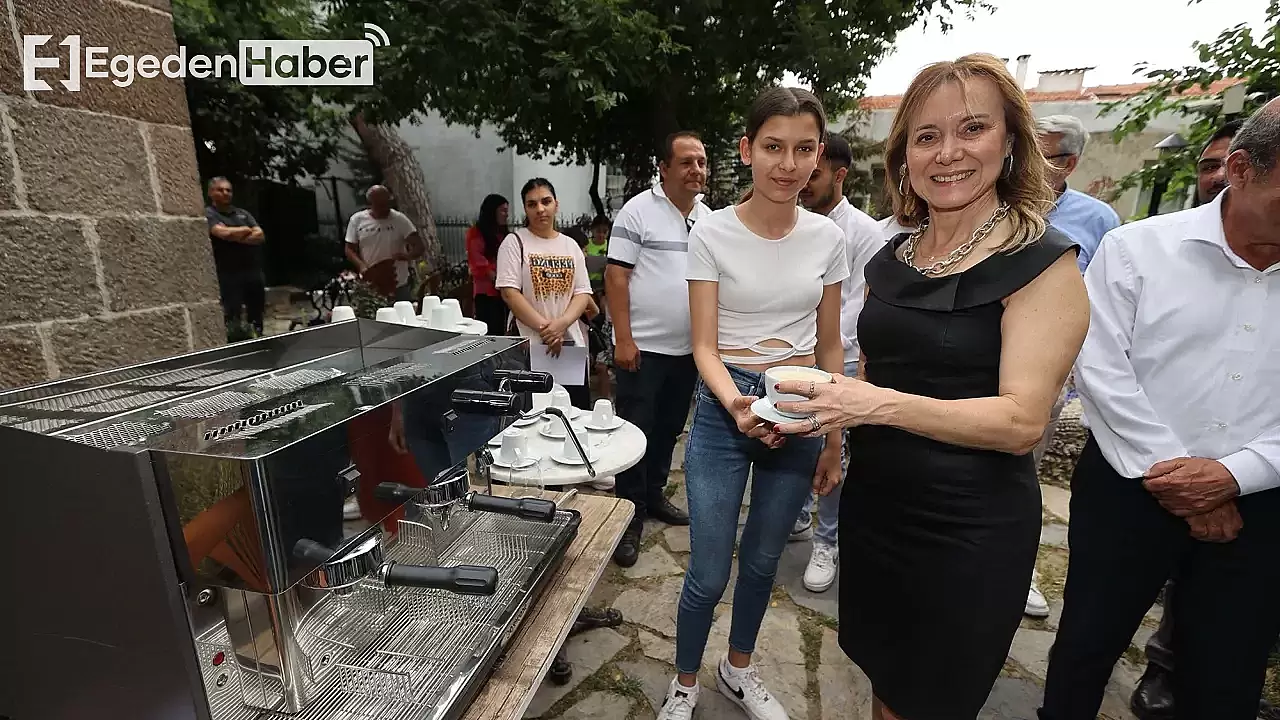 Konak'ta Roman gençler müthiş fırsat: Barista oldular