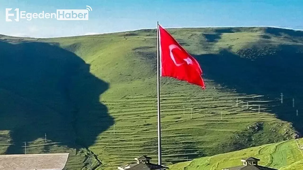 Ardahan'da yeniden Atatürk silüeti görülmeye başladı..