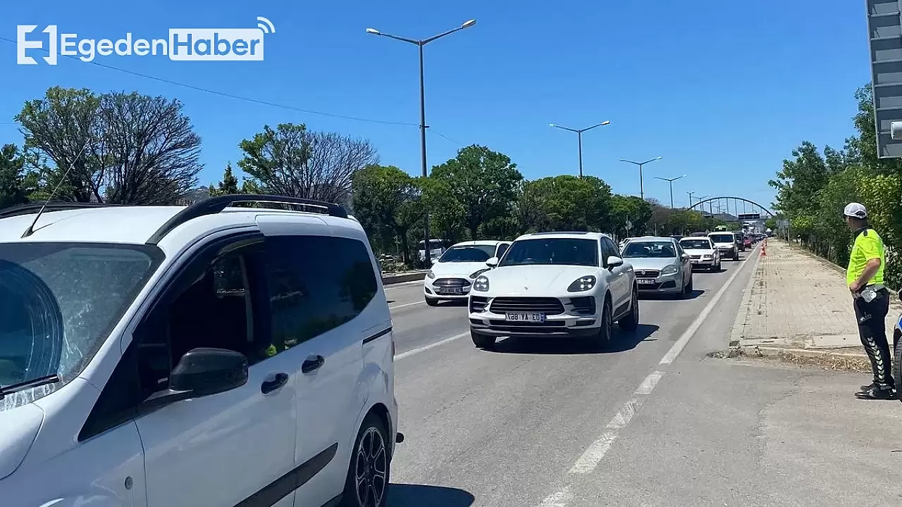 Afyonkarahisar'da Trafik Yoğunluğu Artmaya Başladı