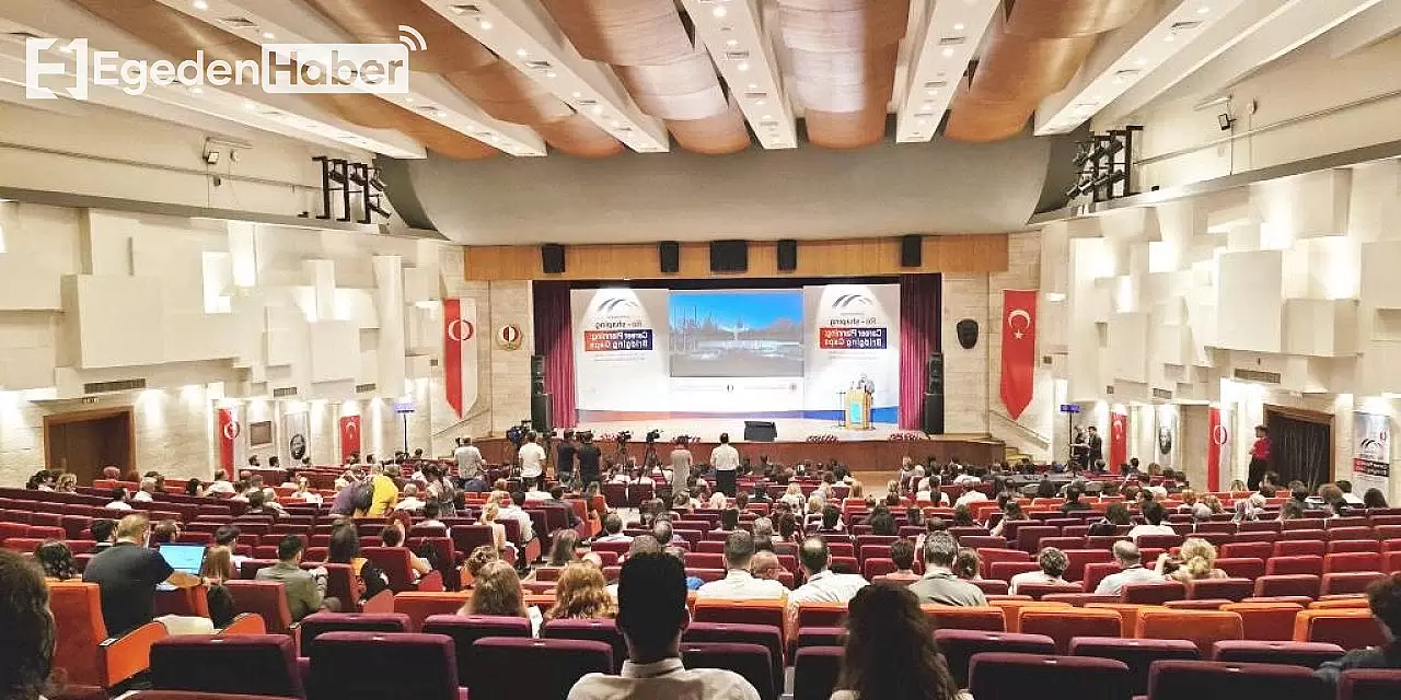 Bursa Şehir Üniversitesi, "Kariyer Planlamasını Yeniden Şekillendirme" başlıklı konferansa katıldı