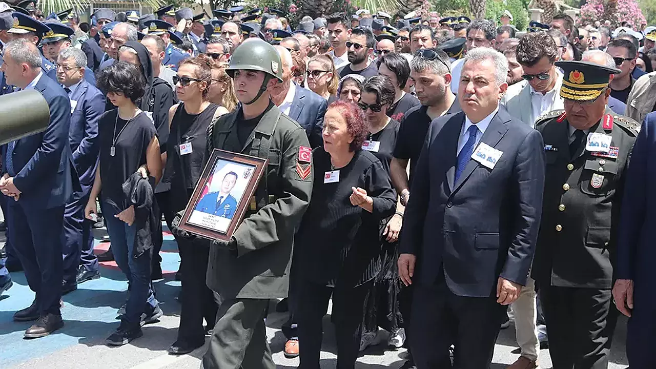 İzmir, şehidini gözyaşlarıyla uğurladı