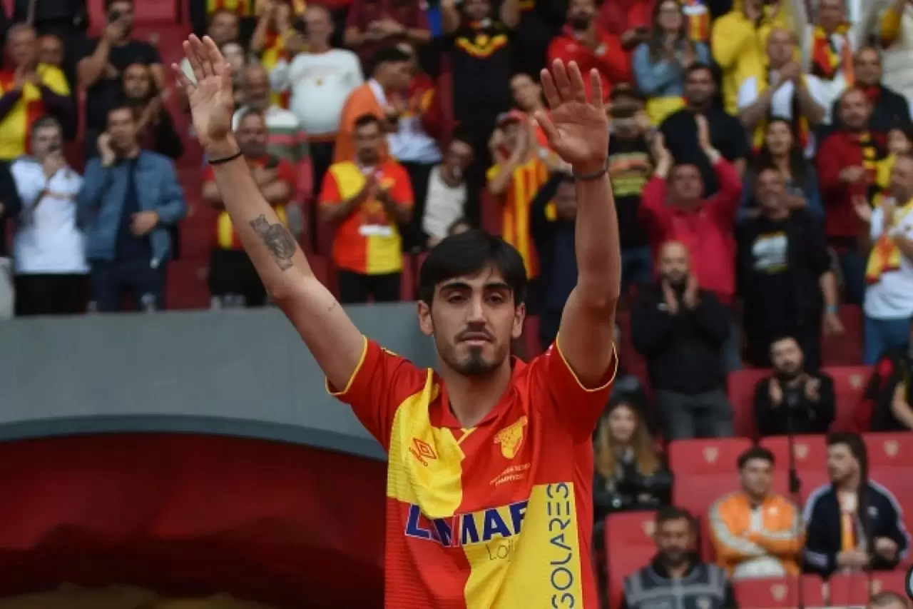 Göztepe'de Kadro Dışı Bırakılan Yalçın Kayan, Iğdır Futbol Kulübü ile Görüşüyor