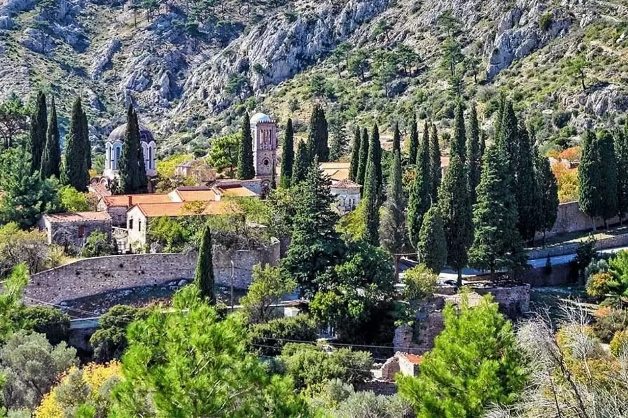 Türk Turistler Kuzey Ege Adalarına Akın Ediyor: 7 Günlük Ekspres Vize İle Rekor Ziyaretçi