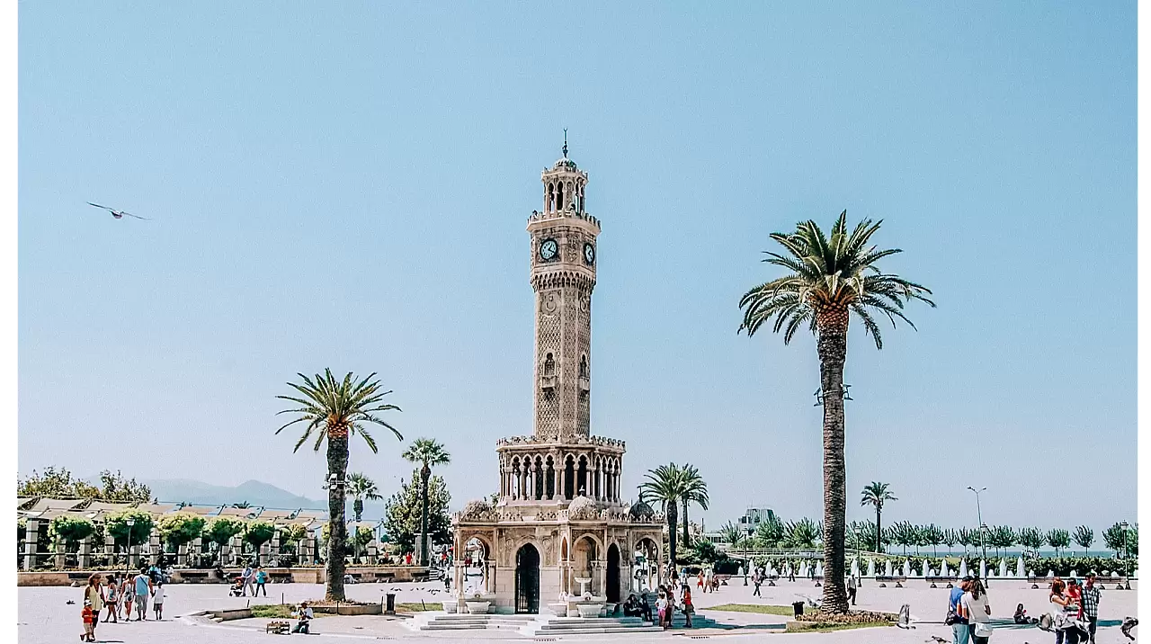 Tarihi Birikimin İzleriyle Dolu Binek Taşı, İzmir’deki Mirası Ziyaretçilerini Bekliyor