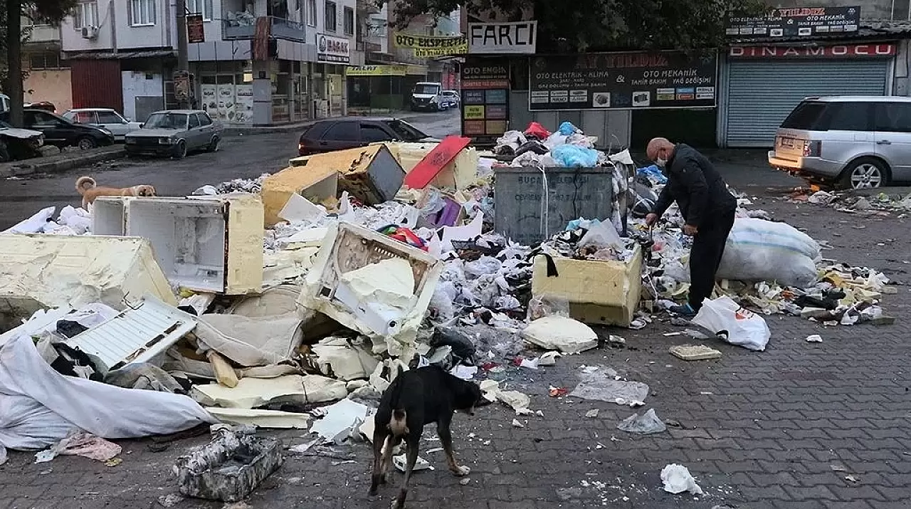 Buca'da Artan Çöp Sorunu, Mahalle Sakinlerini Bezdiriyor