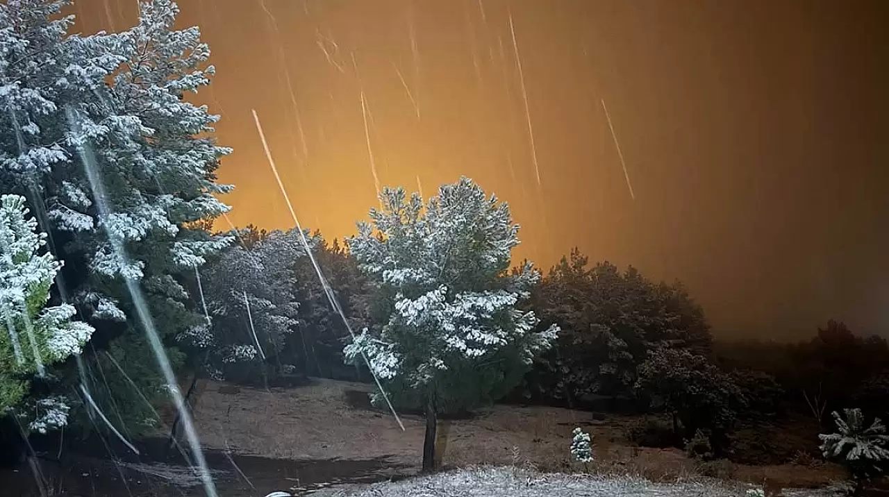 Uşak İl Merkezi'ne Bu Yılın İlk Karı Yağdı!