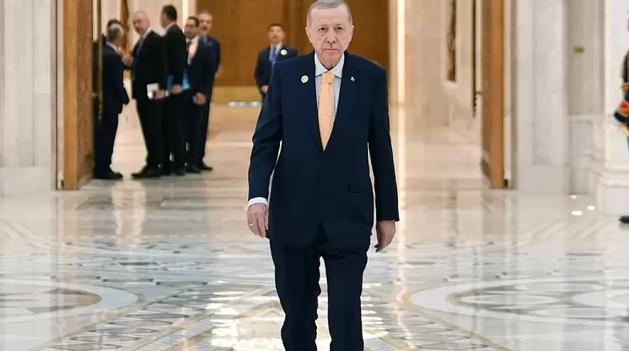 Cumhurbaşkanı Erdoğan, D-8 Zirvesi'nde Stratejik İlişkileriyle Dikkat Çekti