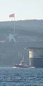 Dev gemi, Çanakkale Boğazı'nı büyük bir heyecanla aşarak yoluna devam etti!