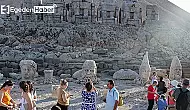 Nemrut Dağı'nda Bayram Süresince 8 Bin Ziyaretçi Göz Kamaştırdı!