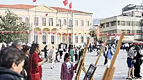 İzmir'de 103. yıl coşkusu: Konser ve fener alayı