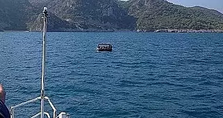 Kuşadası'nda Yunanistan'a yüzmeye çalışan 3 kişi suçüstü yakalandı.
