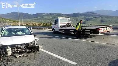 Otomobil paramparça oldu sürücü ve eşi yaralandı