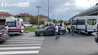 Kütahya'da Minibüs ile Otomobil Kaza Yaptı, 2 Kişi Yaralandı!