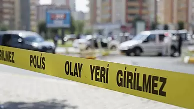 Evinde yasak aşk kaçamağı yapan kadın, kocasına yakalandı! Bıçak ve boru anahtarıyla dehşet saçtı