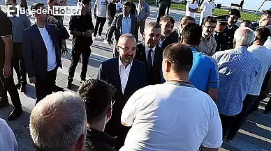 Milli futbolcu Turan, bayram namazını Lapseki sahil camisinde eda etti