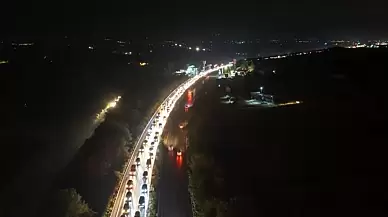 Manisa’da Sağanak Yağış Hayatı Olumsuz Etkiledi: Yollar Sular Altında, Trafik Felç Oldu