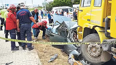 Balıkesir'de feci kaza! 3 genç hayatını kaybetti