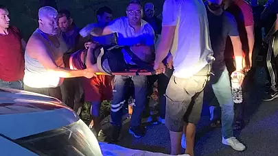 Edremit'te Motosiklet Şarampole Devrildi: 2 Yaralı