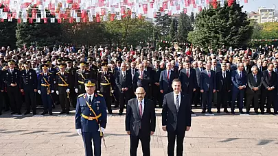 Cumhuriyet Bayramı'nın 101. Yıldönümü Çelenk Töreni ile Coşkuyla Kutlandı