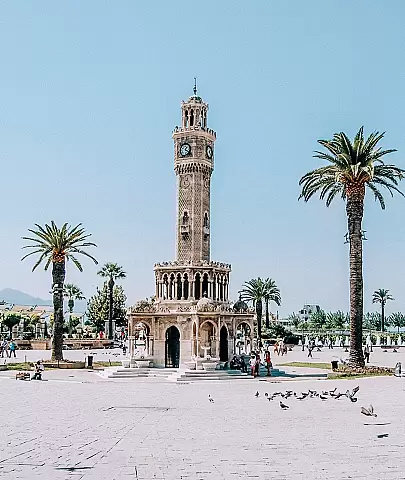 Tarihi Birikimin İzleriyle Dolu Binek Taşı, İzmir’deki Mirası Ziyaretçilerini Bekliyor