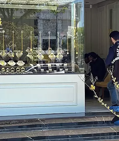 Kuyumcuyu soymaya çalışırken yakalandılar: Hızla tutuklandılar!