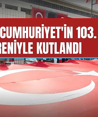İzmir'de 103. yıl coşkusu Cumhuriyet Meydanı'nda