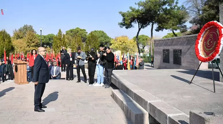 Vali Ustaoğlu: 'Cumhuriyet'in 101'inci yılını milli birlik ve beraberlik içerisinde gururla kutluyoruz'