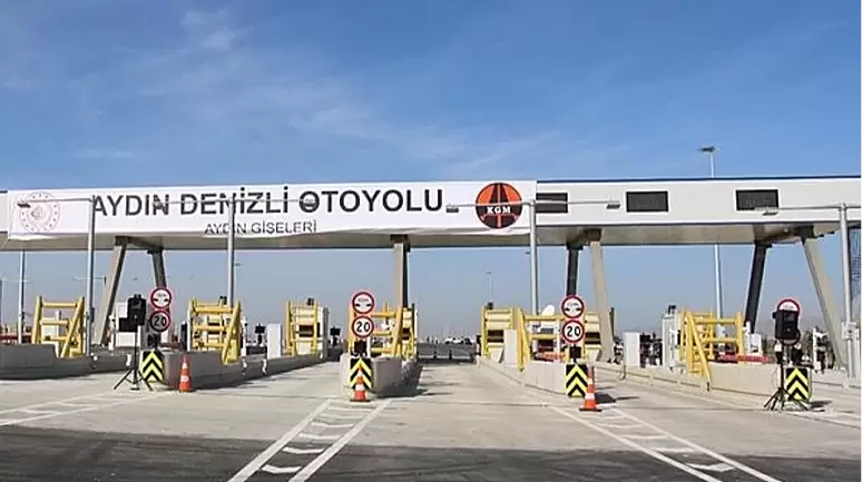 Aydın-Denizli Otoyolu'nu 3 Günde 22 Bin Araç Kullandı, Trafiği Yoğunlaştırdı!