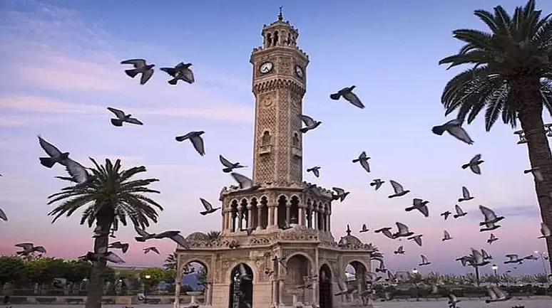 İzmir'de Kütüphaneler Haftası Kutlamaları: Zengin İçerikli Etkinliklerle Dolu Bir Program Sunuluyor