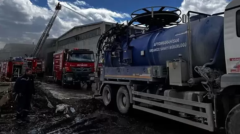 Afyonkarahisar'da Organize Sanayi Bölgesi'nde Meydana Gelen Yangın Hızlı Müdahale ile Kontrol Altına Alındı