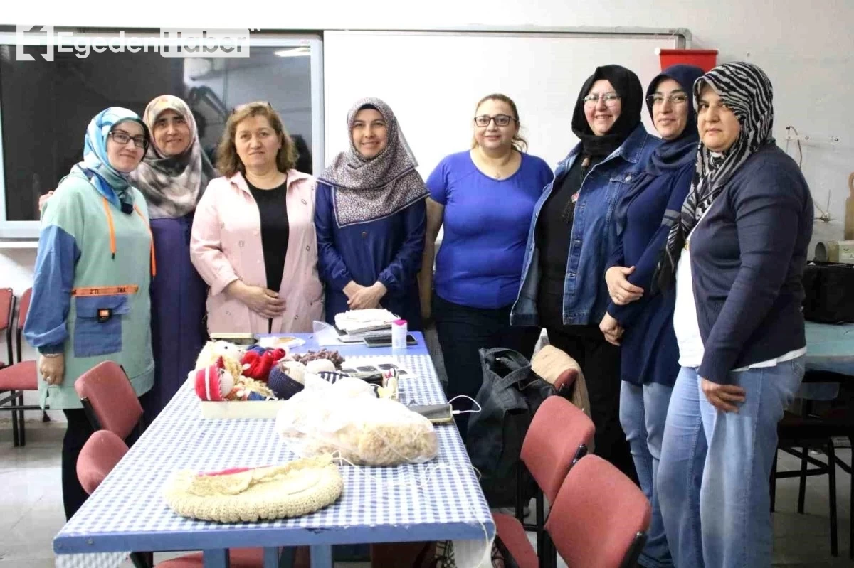 Gediz'de el sanatları kursuna yoğun ilgi