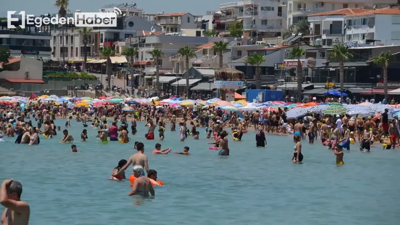 Didim'de tatilcilerin akını devam ediyor: Turist yoğunluğu nedeniyle Iğne atılsa yere düşmüyor