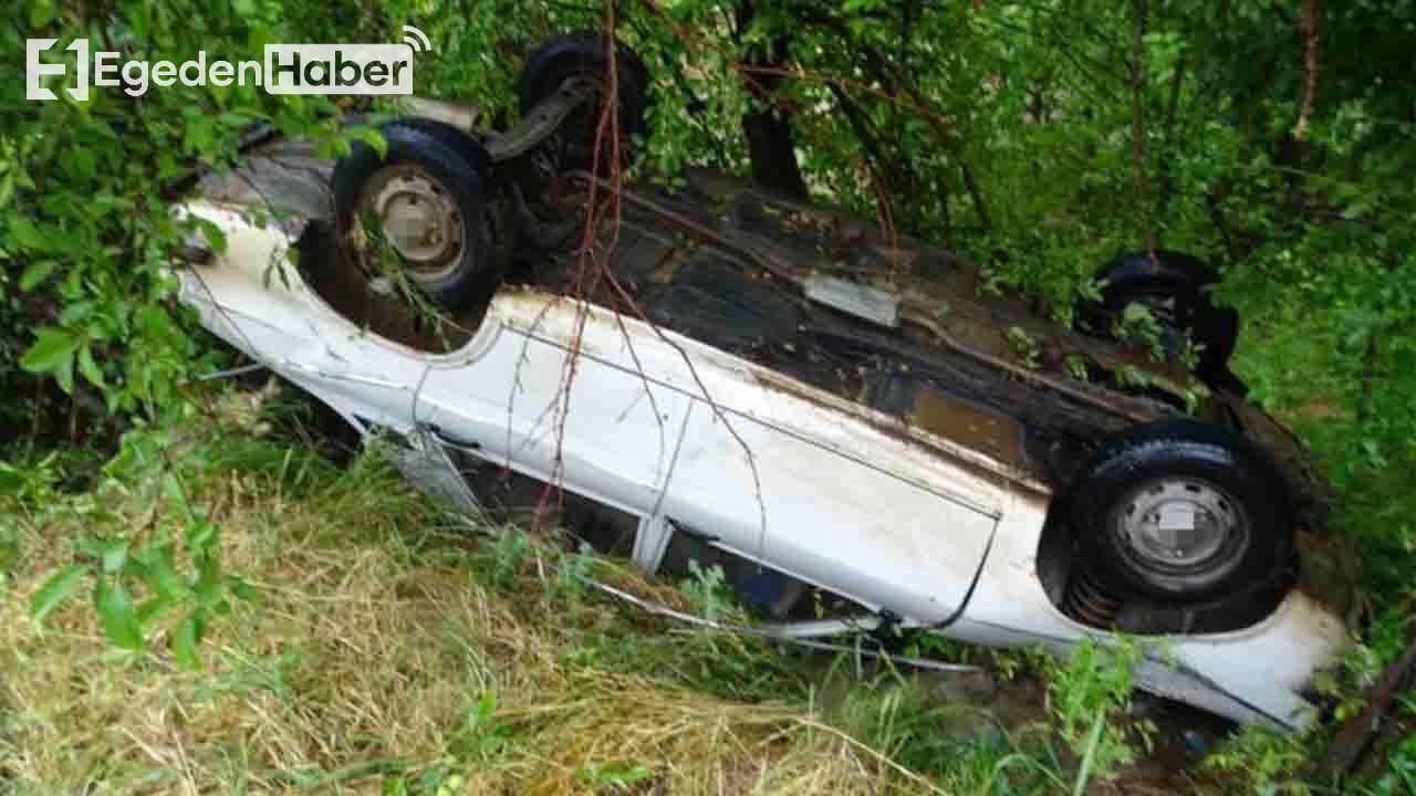 Kütahya'da Meydana Gelen Trafik Kazasında Araç Şarampole Yuvarlandı: 2 Yaralı!