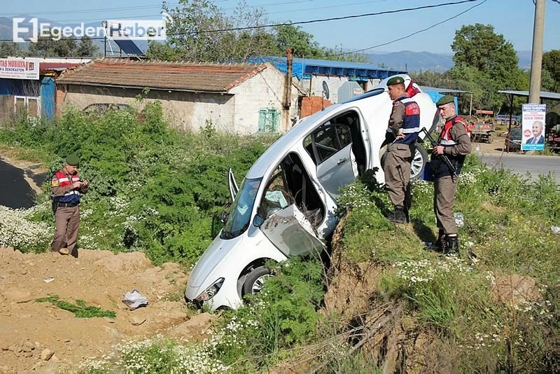 Kaza Sonucu Otomobil Parçalandı ve Sürücü Hayatını Kaybetti