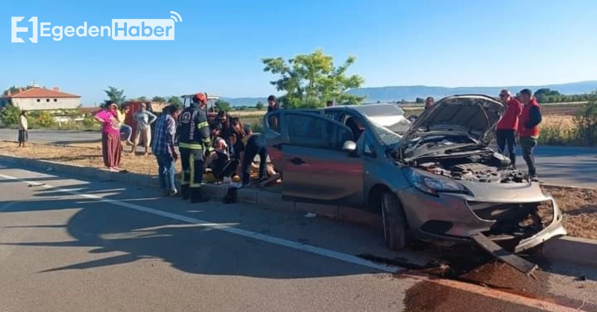 Denizli'de meydana gelen trafik kazasında otomobil ile traktör çarpıştı, 4 kişi yaralandı