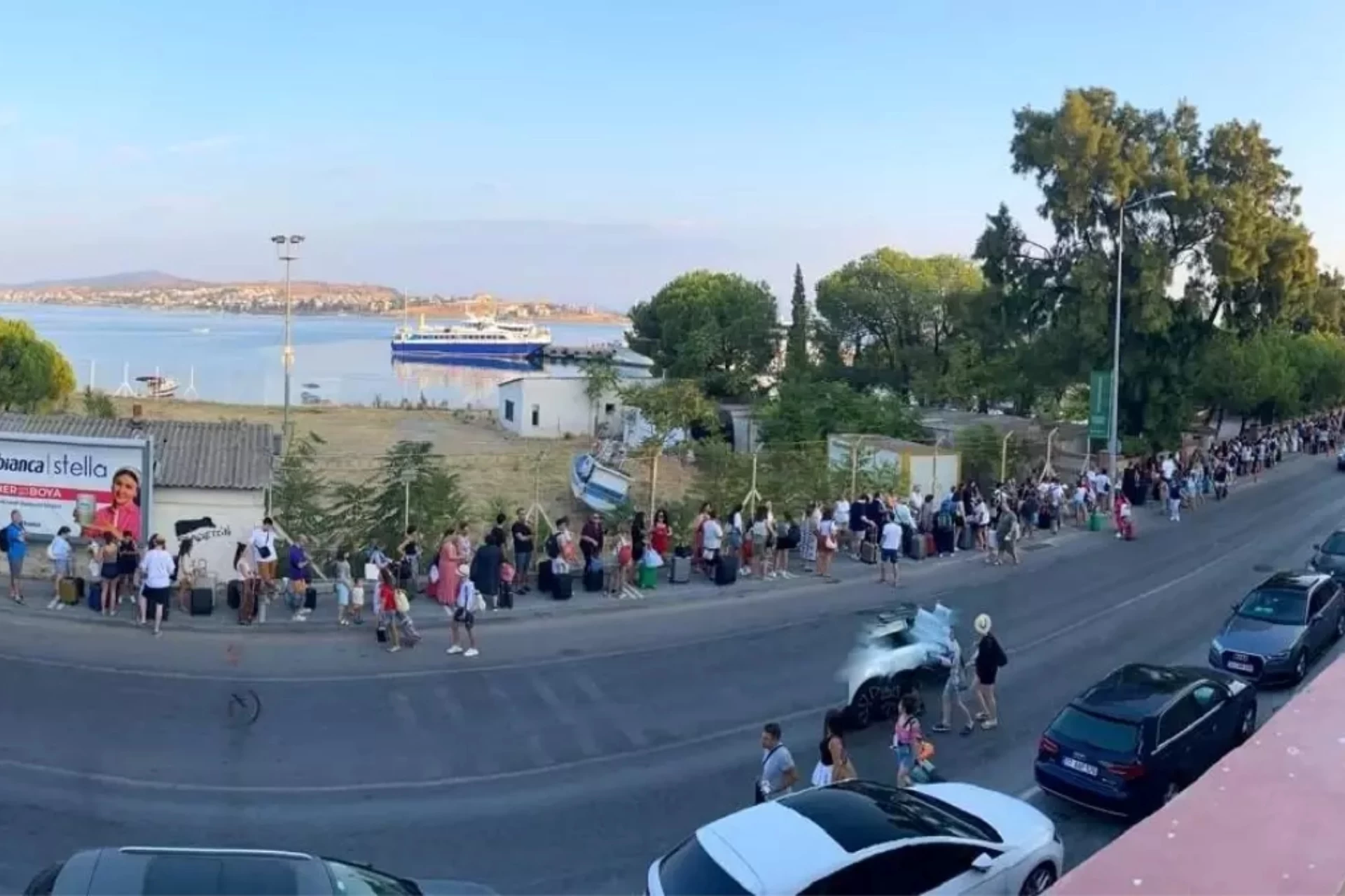 Ayvalık’tan Yunanistan’ın Midilli Adası’na 30 Ağustos Yoğunluğu