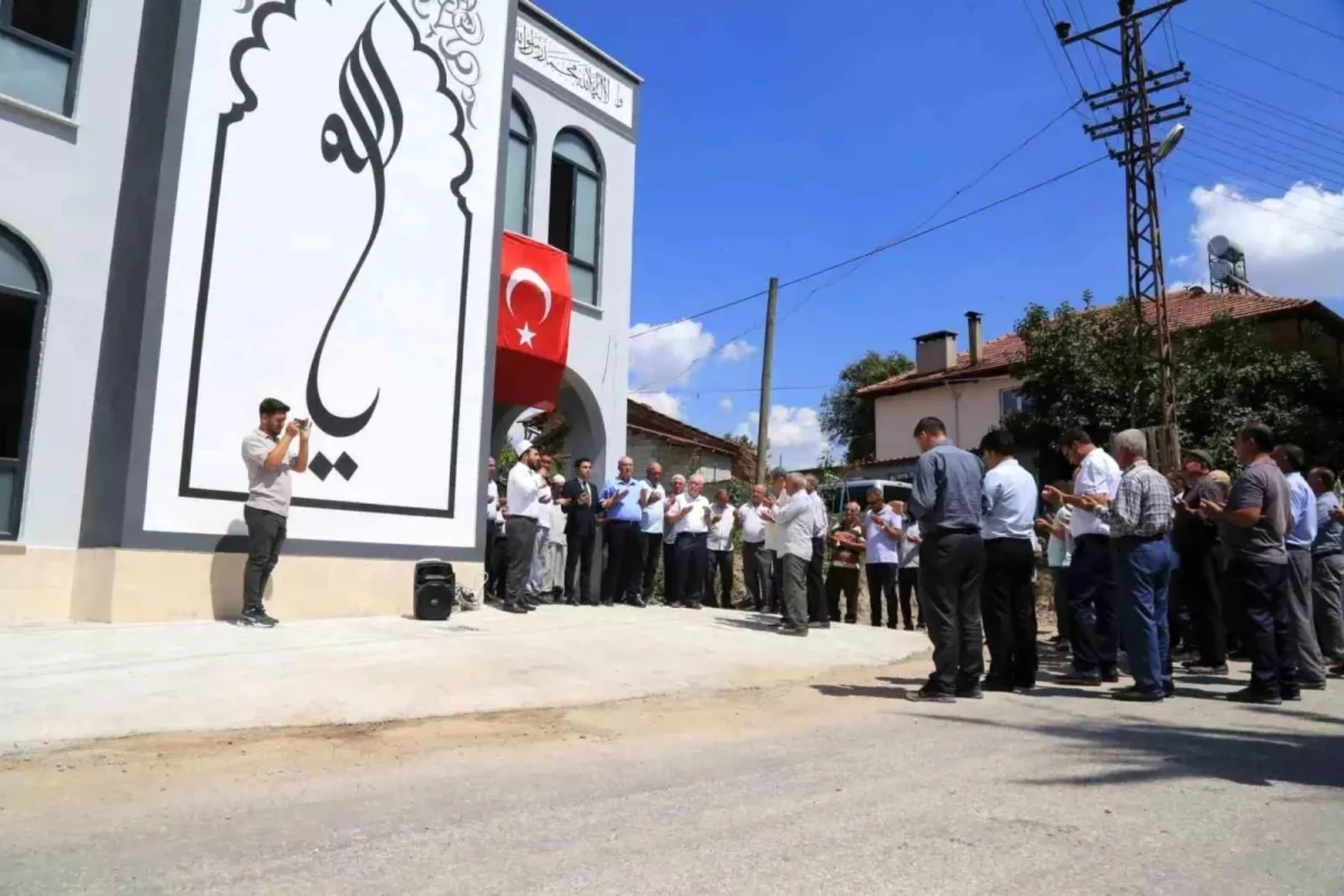 İmece Usulü İnşa Edilen Elmalı Camisi Dualarla Açıldı: Elmalı, 'Dünya Turizm Köyü' Olma Yolunda