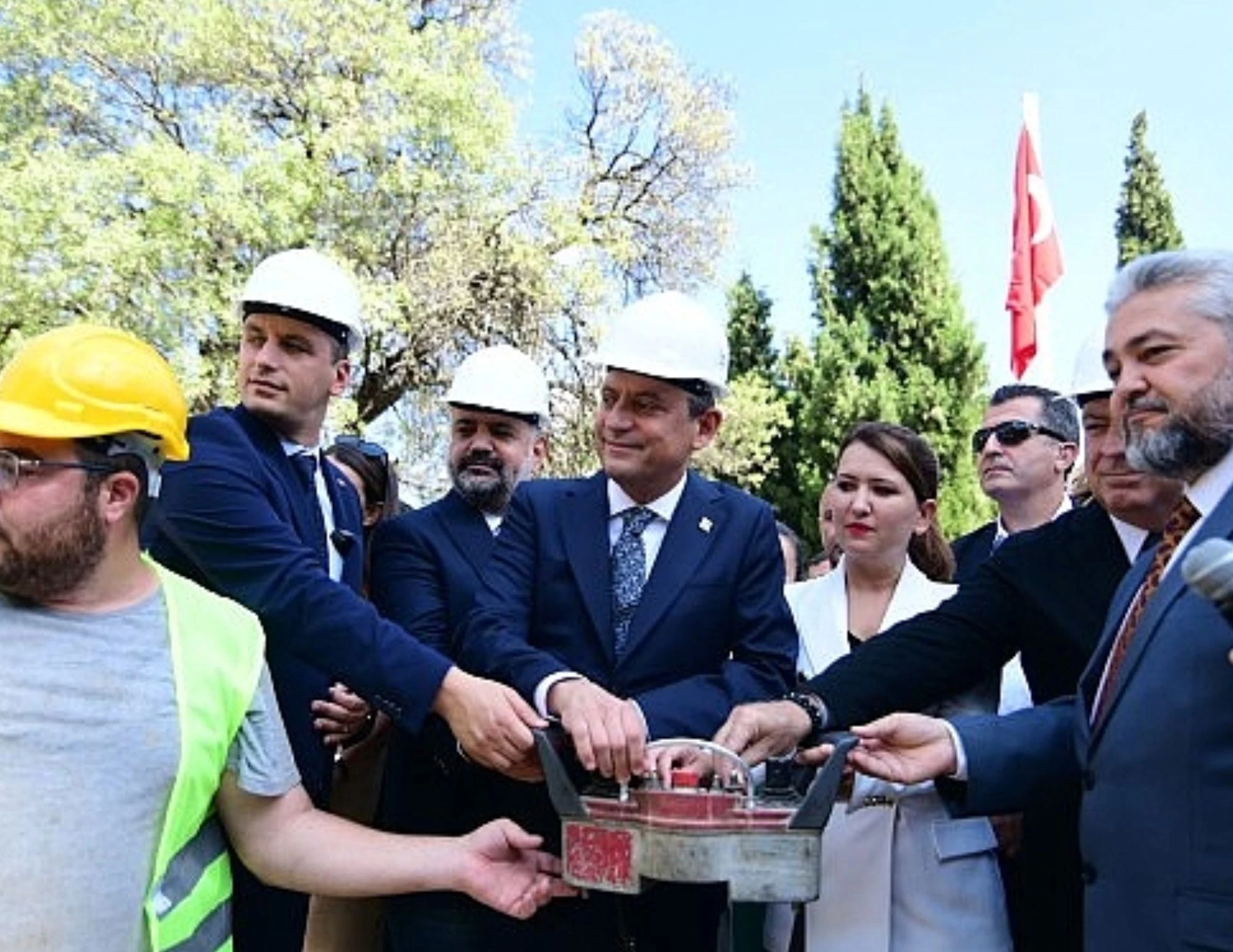 Özgür Özel, Bornova Sarnıç Köyü’nde Mescid-i Aksa Modeli Caminin Temelini Attı