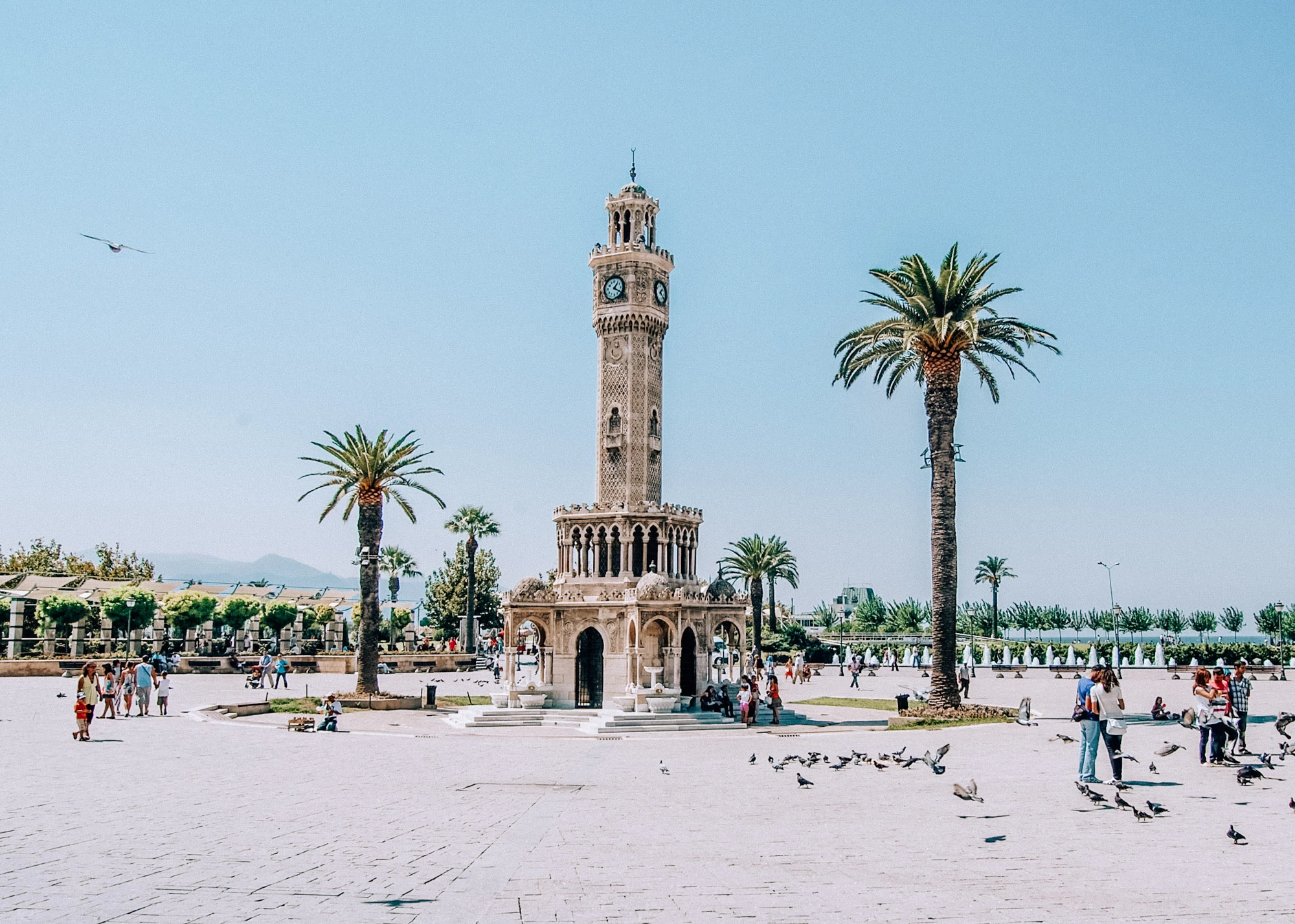 Tarihi Birikimin İzleriyle Dolu Binek Taşı, İzmir’deki Mirası Ziyaretçilerini Bekliyor