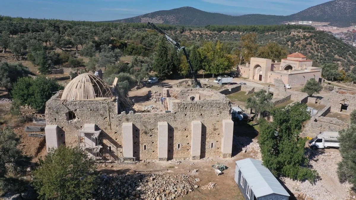 Beçin'de Kızılhan yeniden ayağa kalkıyor